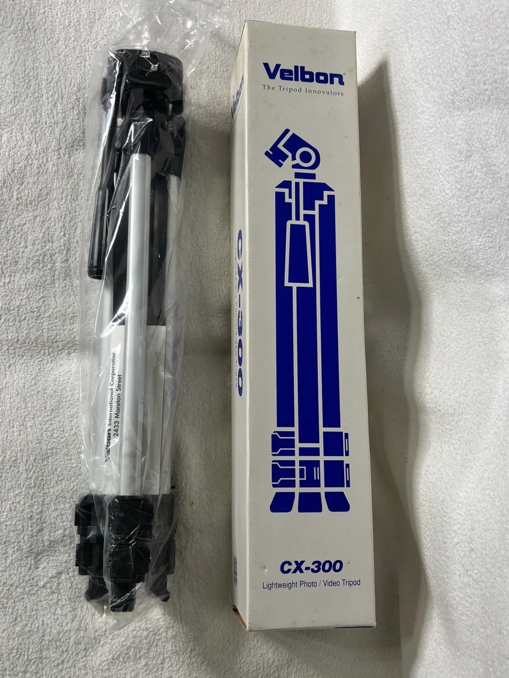CX-300 Compact Tripod — Silver & Black
